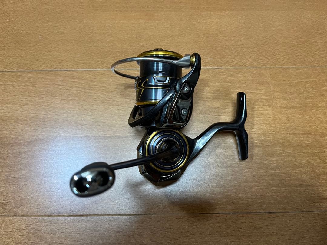 【超美品】DAIWA（ダイワ） 21CALDIA LT 2500S XH