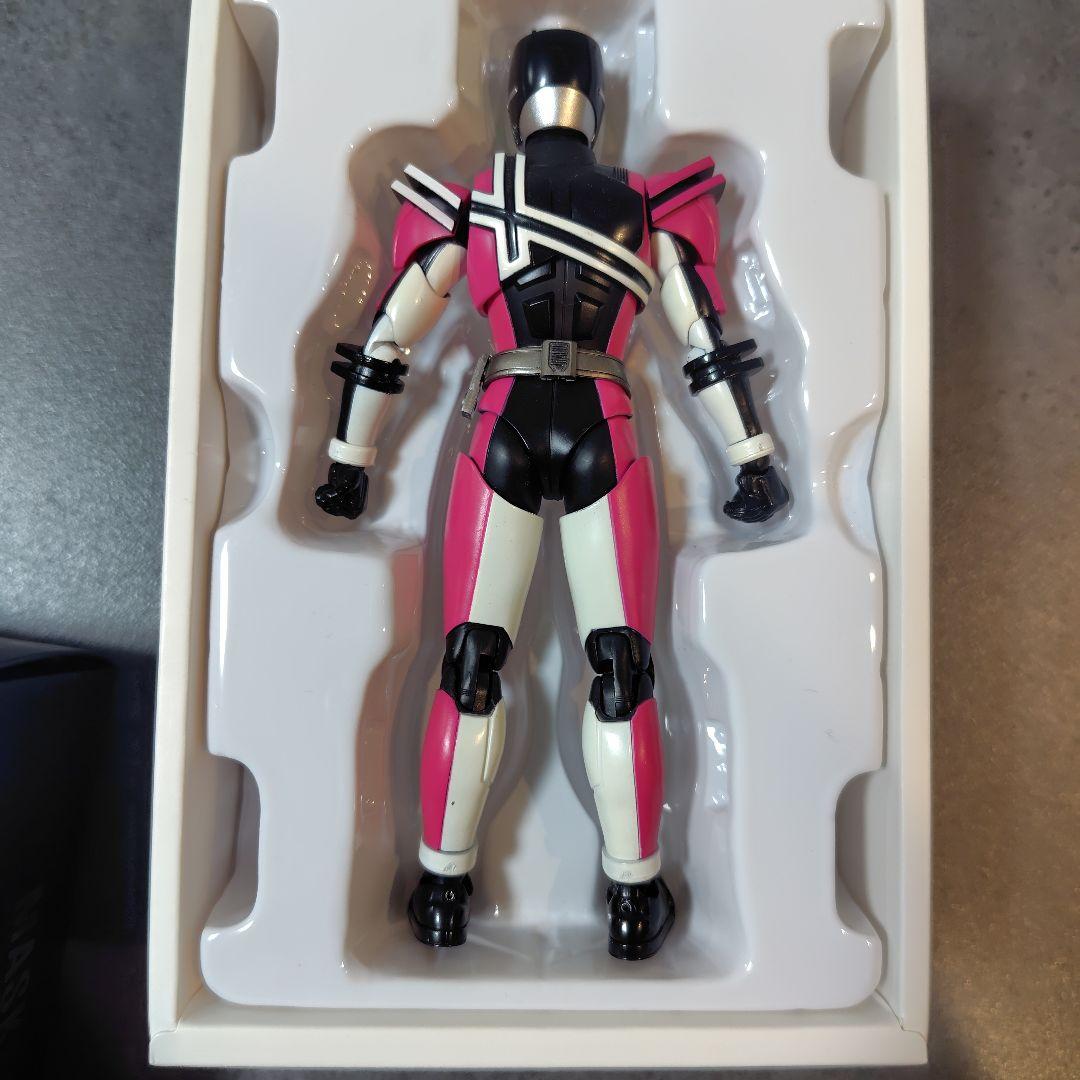s.hフィギュアーツ真骨彫 仮面ライダー ディケイド