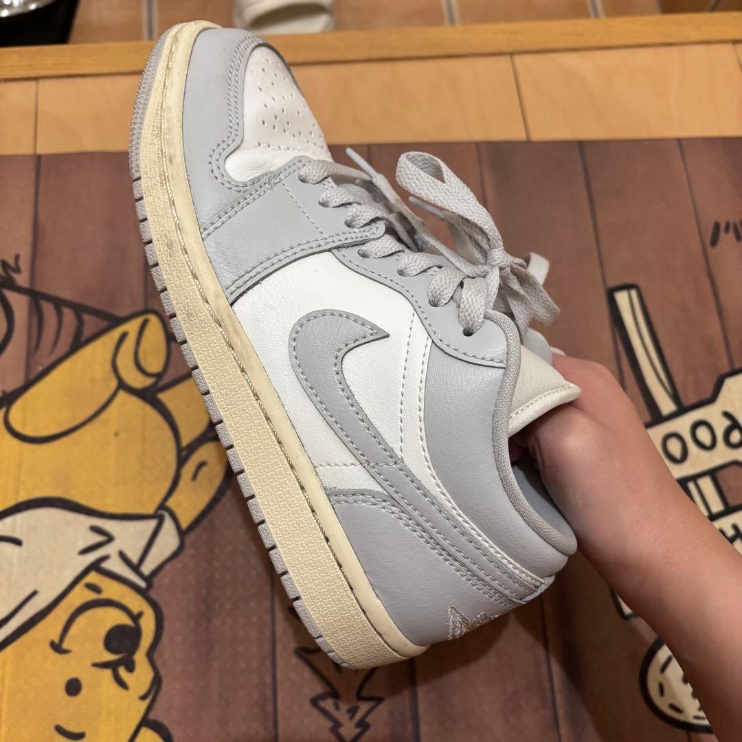 ジョーダン1 low ウルフグレー/ホワイト シューズ(女性用)