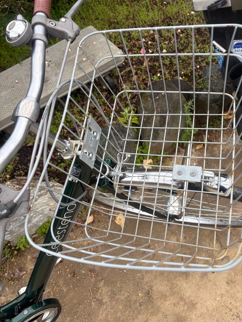 深緑シティサイクル 前カゴ付き 美品　26インチ