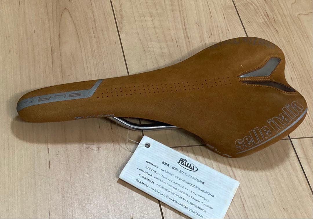 サドル　Selle Italia SLR ヌバックレザー（未使用品）