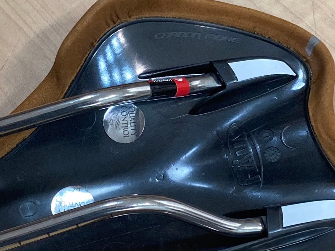 サドル　Selle Italia SLR ヌバックレザー（未使用品）