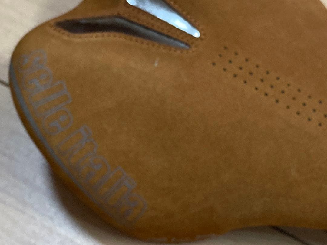 サドル　Selle Italia SLR ヌバックレザー（未使用品）