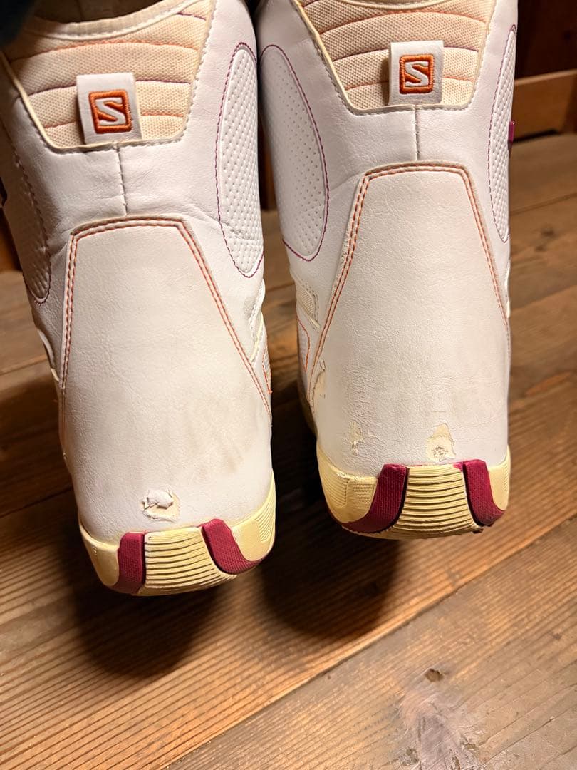 女性用スノーボードブーツ SALOMON 24cm