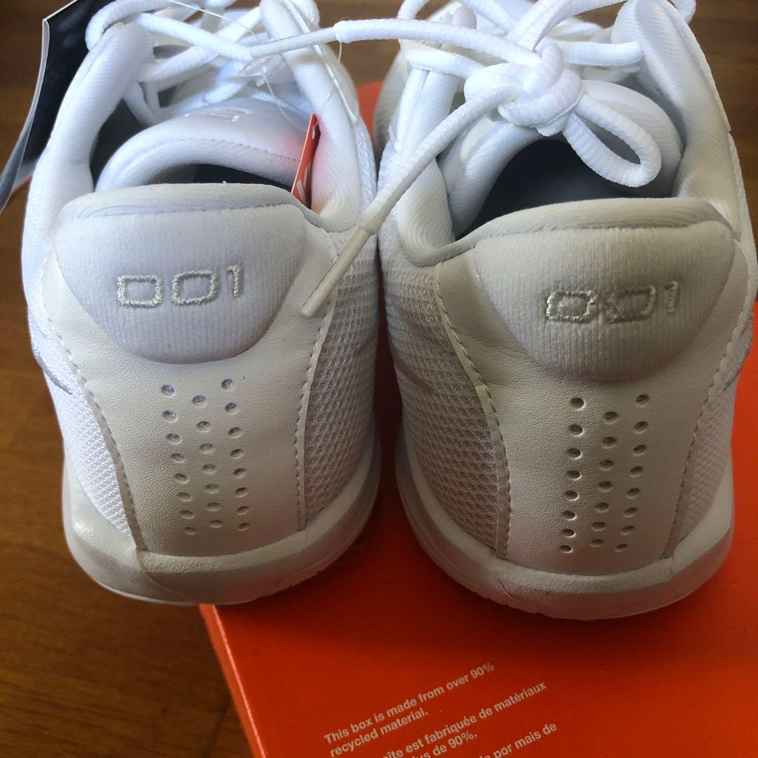 未使用　Nike AIR zoom エアズーム　ホワイト　バスケ