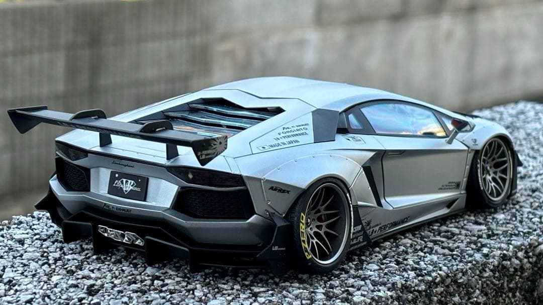 Lamborghini Aventador LB-works 1/24 アオシマ