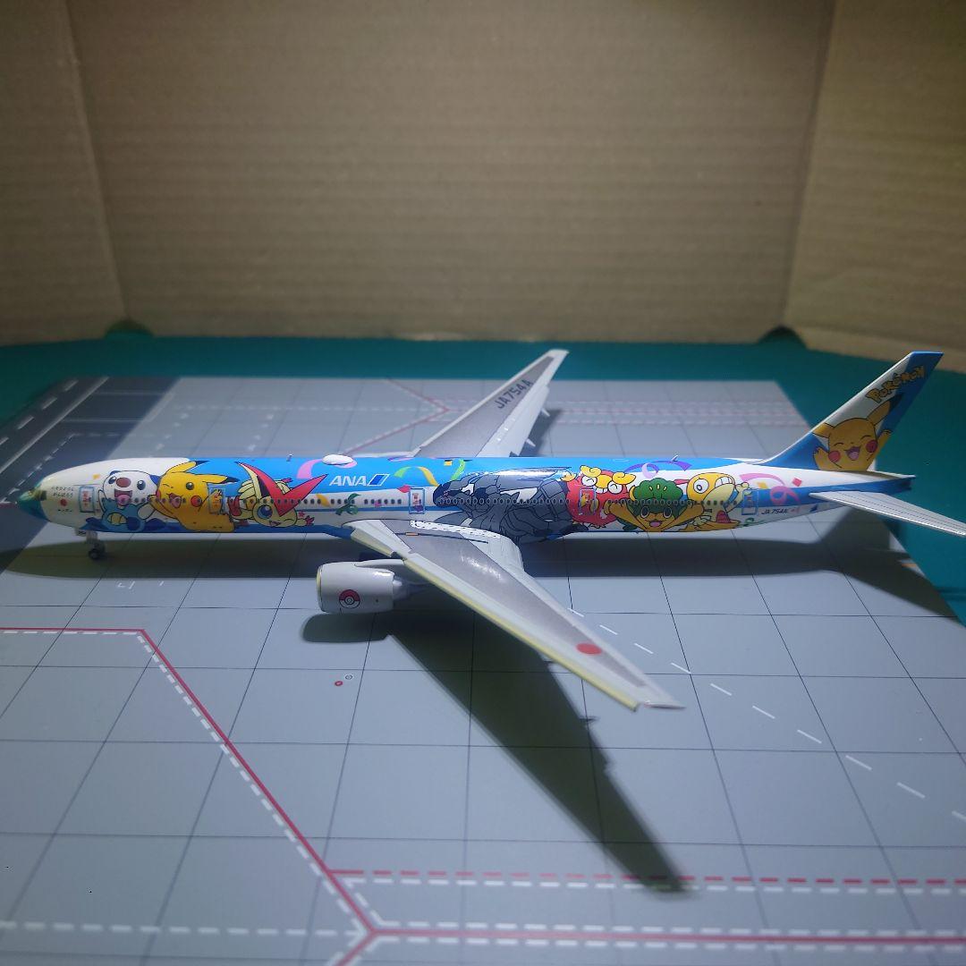 ANA ポケモンジェットB777-300 1/400