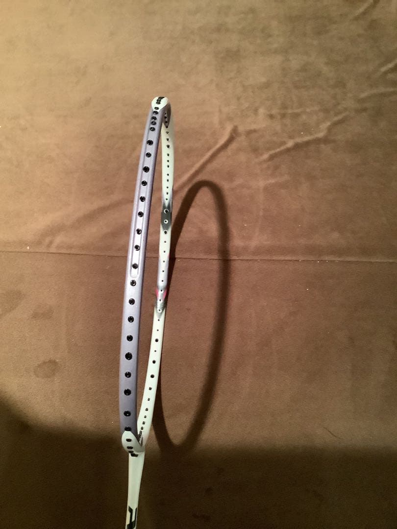 更に本日限定セール！ほぼ新品！廃盤品！ヨネックス　アストロクス66 4UG6