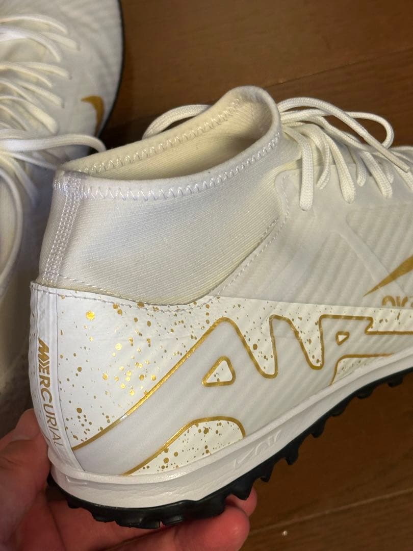 【新品未使用】Nikeズームマーキュリアルスーパーフライ10アカデミー TF