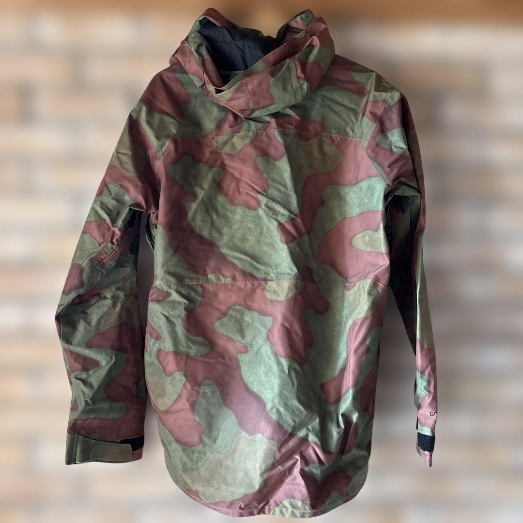 Burton akカモフラージュ スノーボードジャケット GORE-TEX