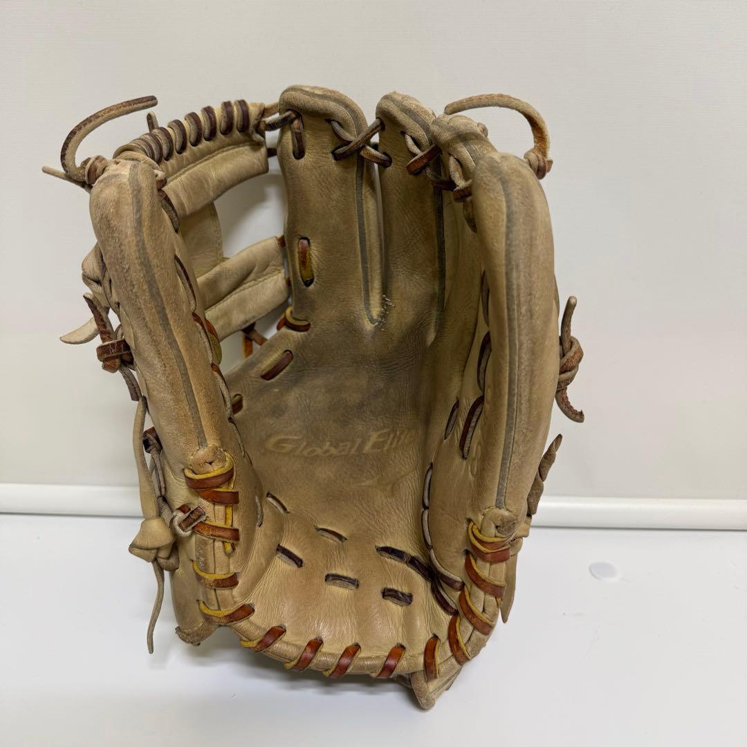 ミズノ　グローバルエリート　ベージュ　内野手用グローブ