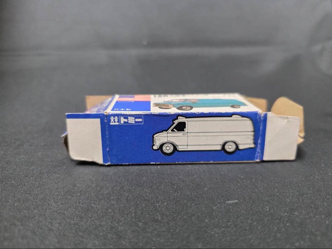 トミカ青箱F23シボレーシェビーバン(日本製) ギフト単品。