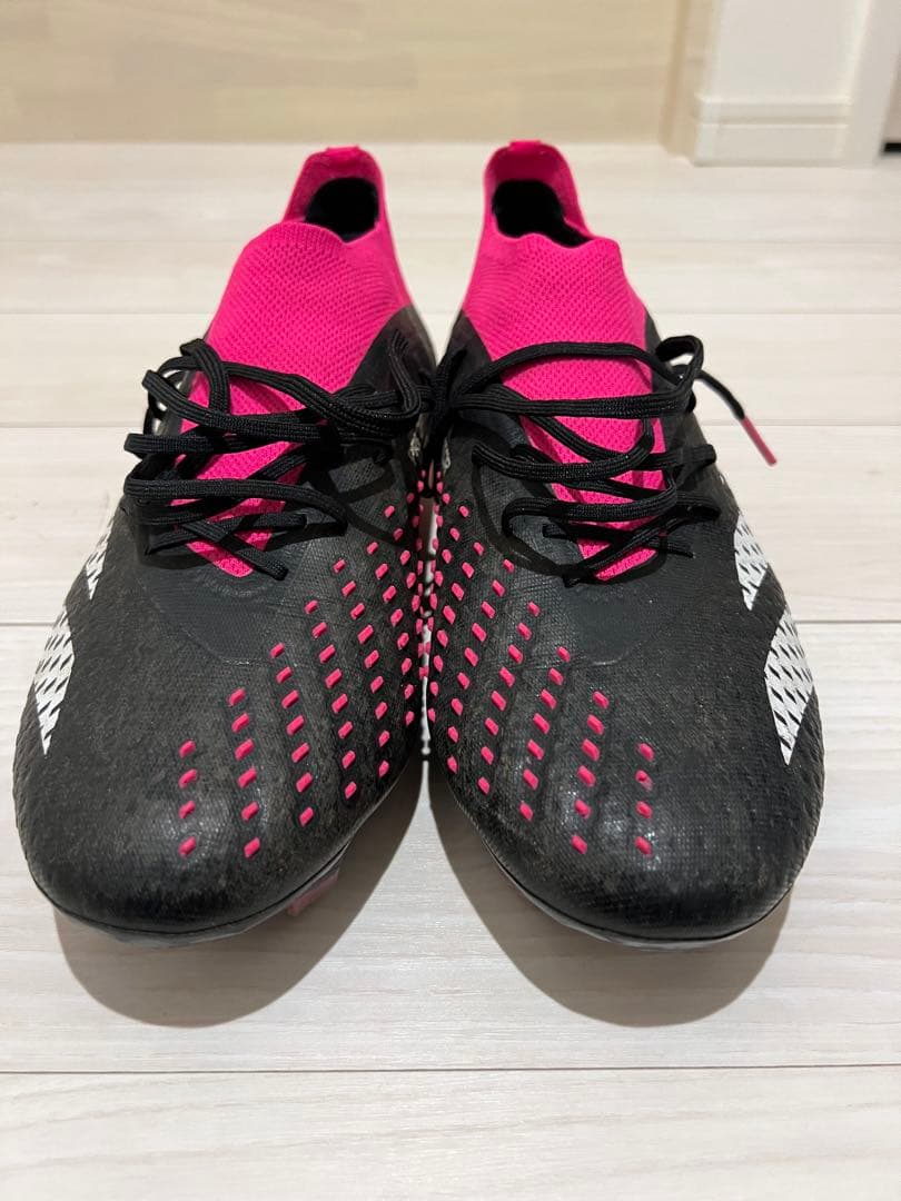 adidas Predator サッカーシューズ ブラック/ピンク