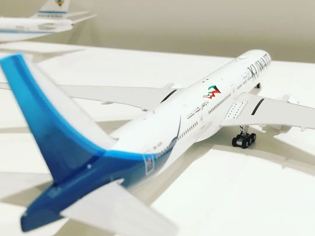 Kuwait Airways ボーイング777-300 1/400