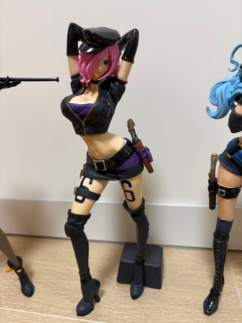 ワンピース フラッグダイヤモンドシップ ナミ　レイジュ　ビビ フィギュア
