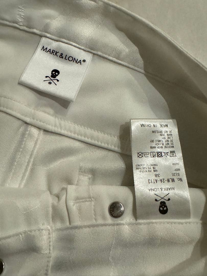 マーク＆ロナ カモ柄ホワイトショートパンツ1回着用美品♪