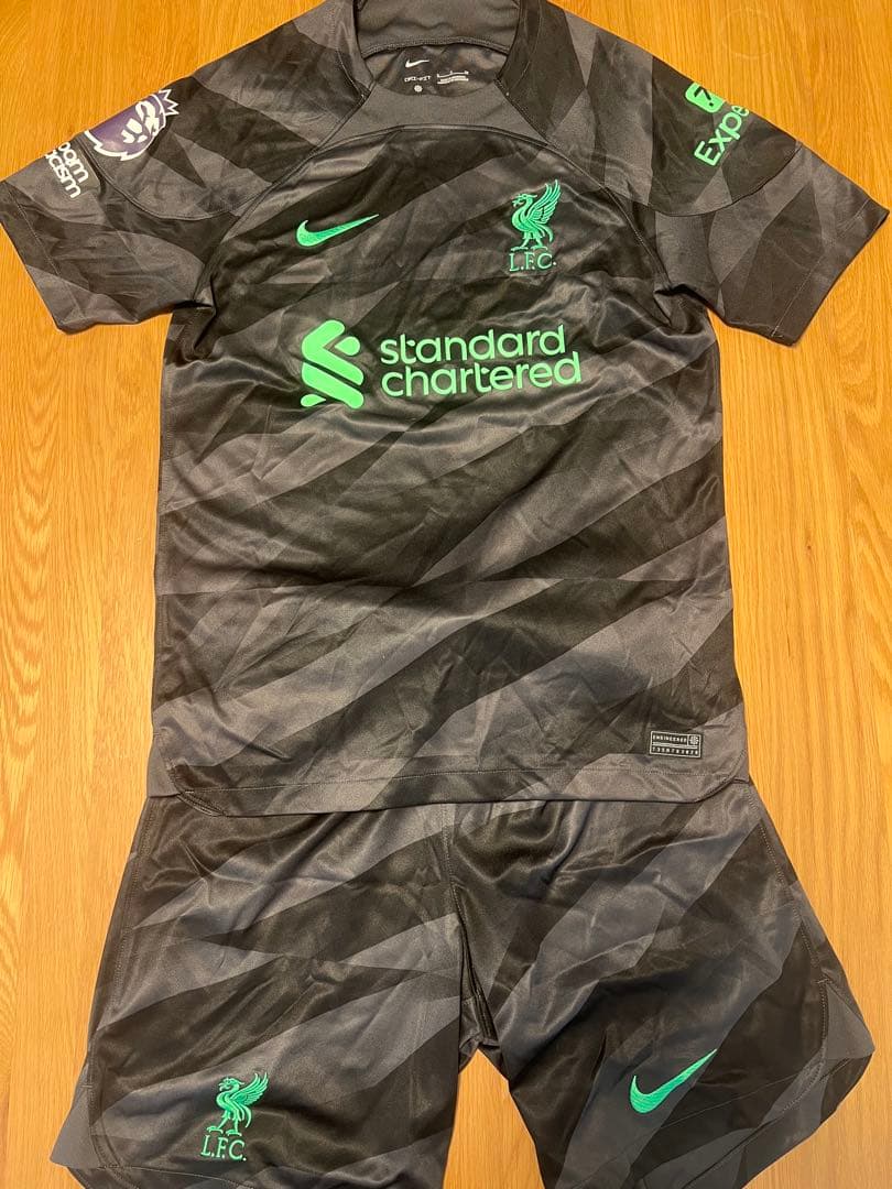 Liverpool FCゴールキーパーシャツ,パンツ Nike2022-2023