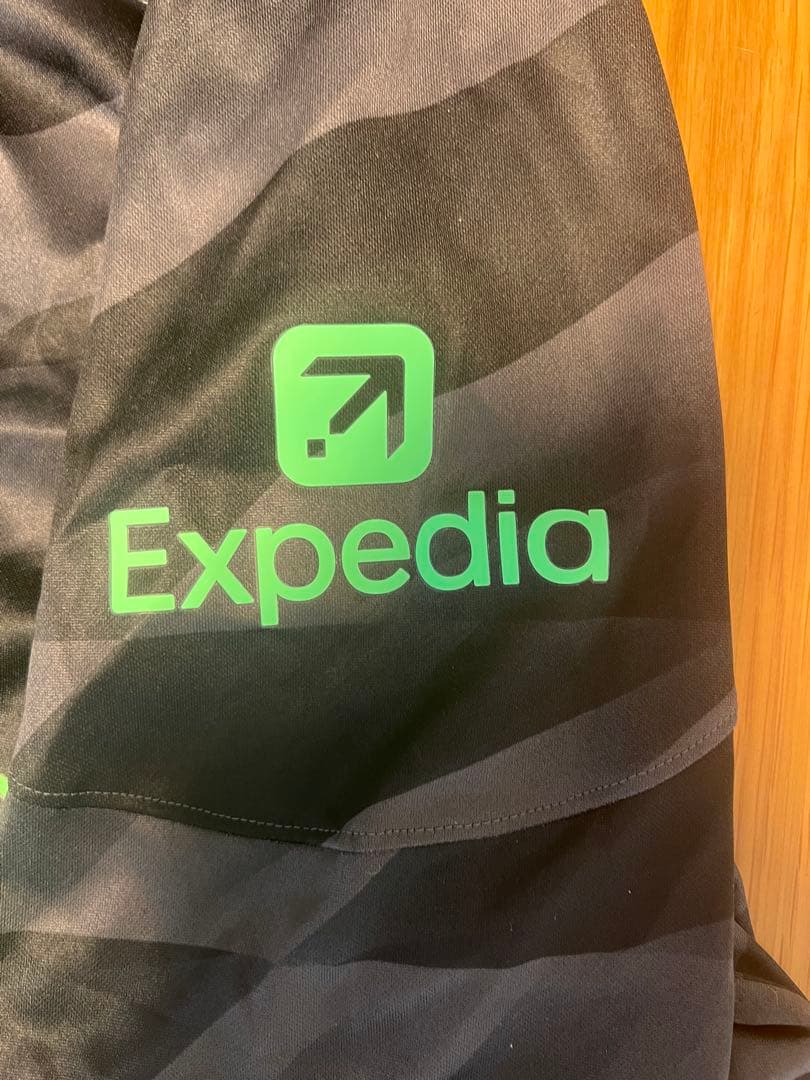 Liverpool FCゴールキーパーシャツ,パンツ Nike2022-2023
