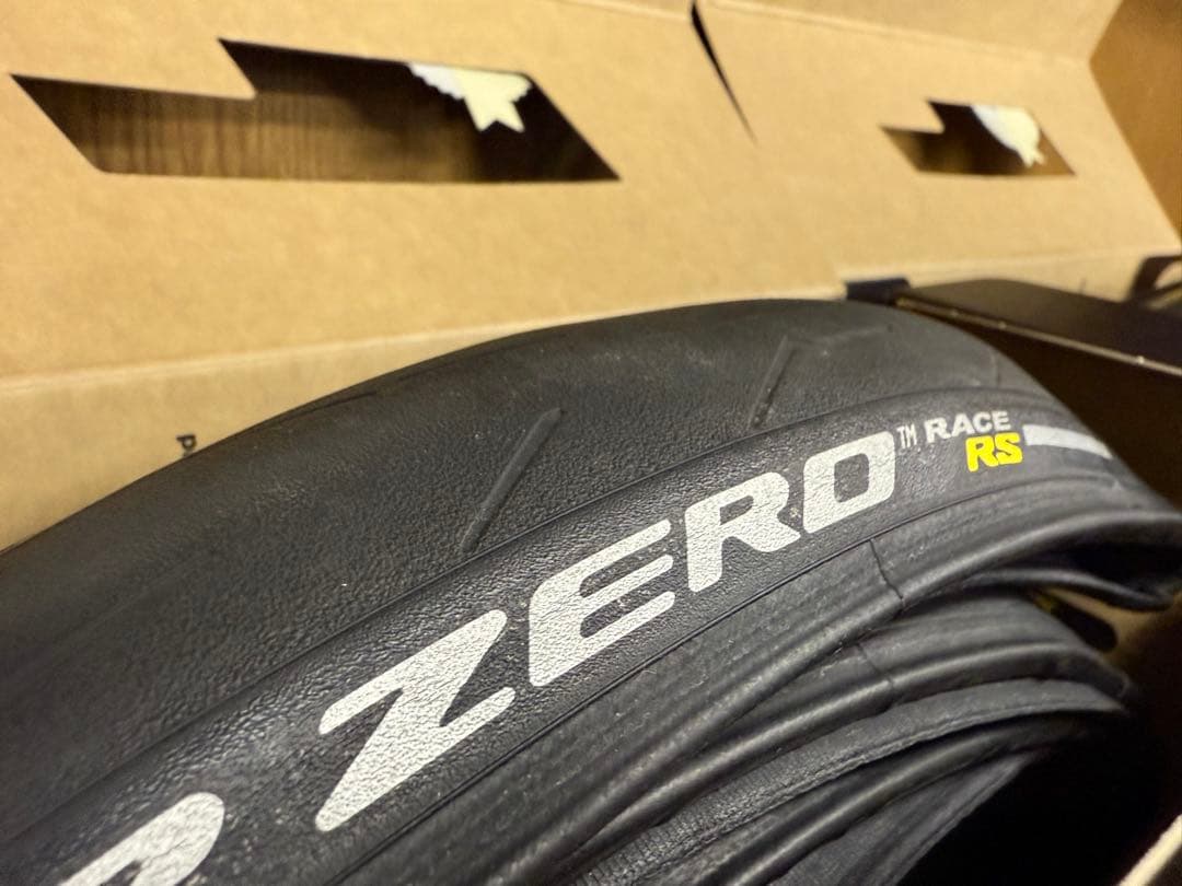 【美品】P ZERO RACE RS 28C 2本セット