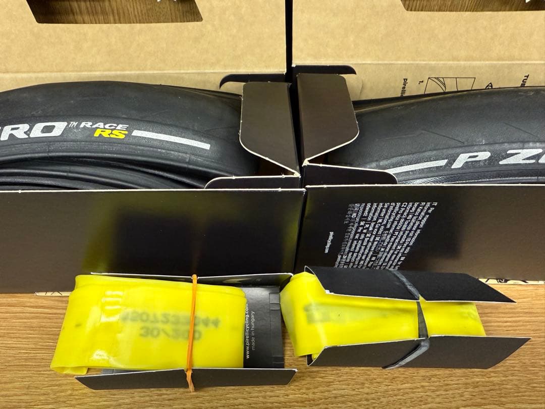 【美品】P ZERO RACE RS 28C 2本セット
