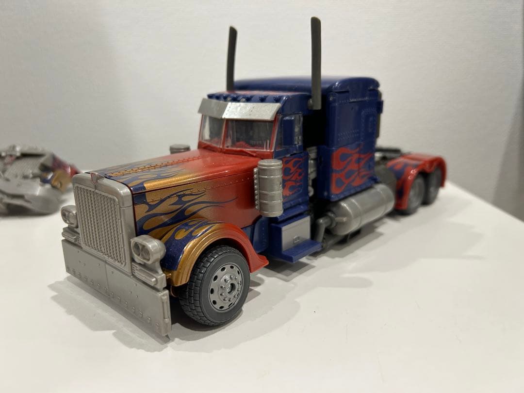 TF DA28　ストライカー　オプティマスプライム　トイザらス限定　ブレード付き