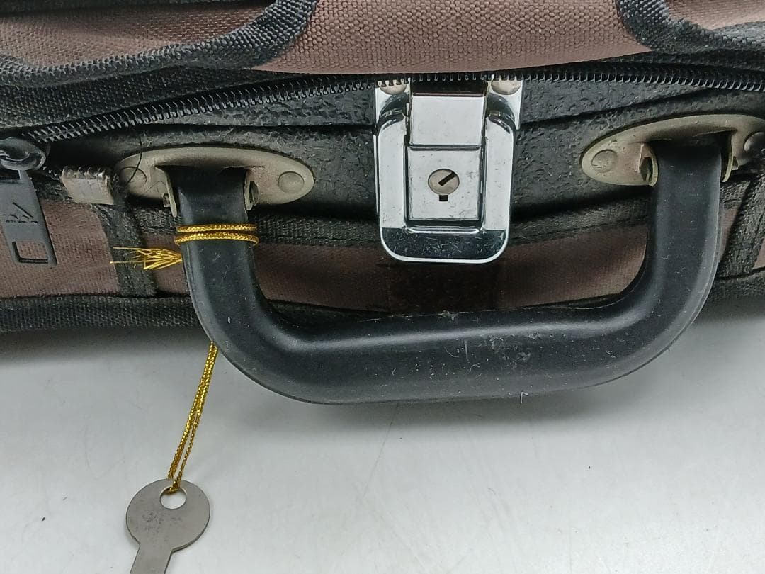 Artisan SVS-400 4/4 専用ケース付き バイオリン 現状品