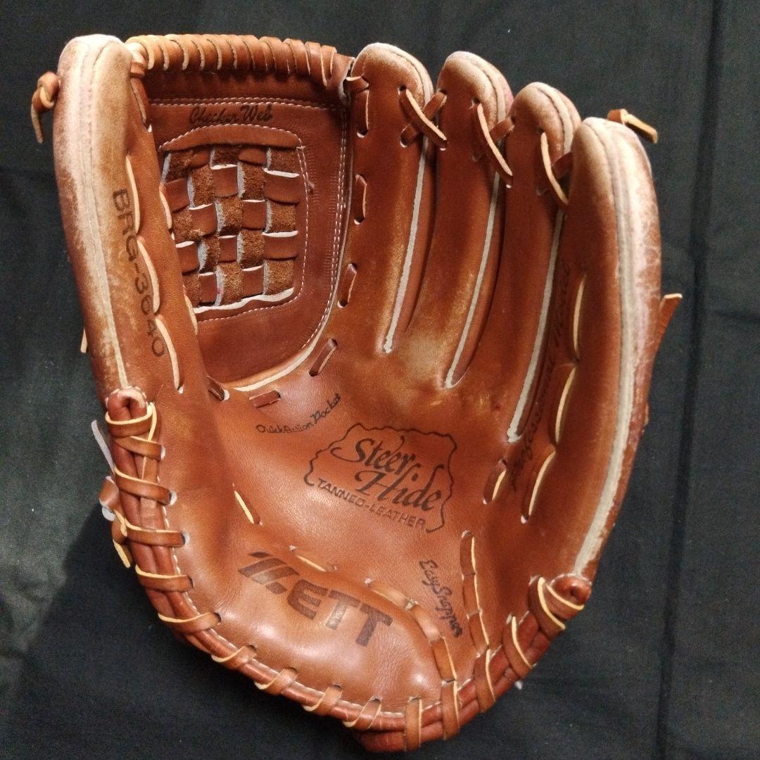DYNA ZETT・軟式グラブ右投げ・中古品