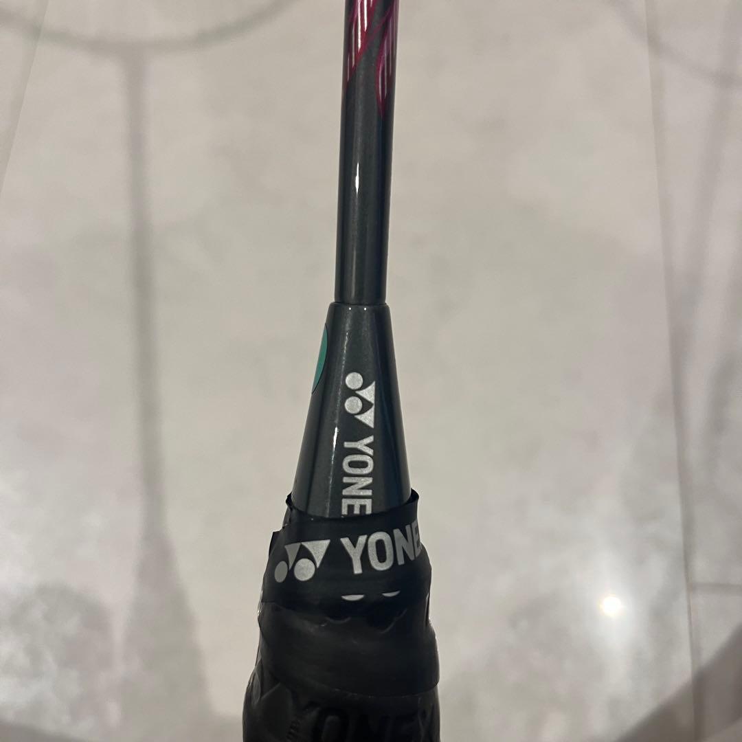 【超美品】YONEXヨネックス ナノフレア200 バドミントンラケット4U G5