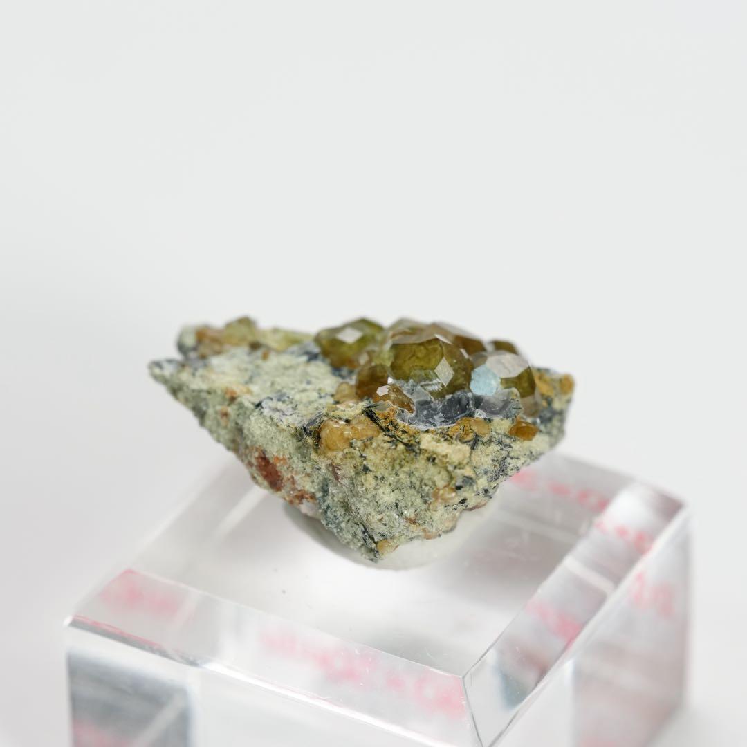 【グリーンの結晶】【最高品質】ディマントイドガーネット 26×22×12mm