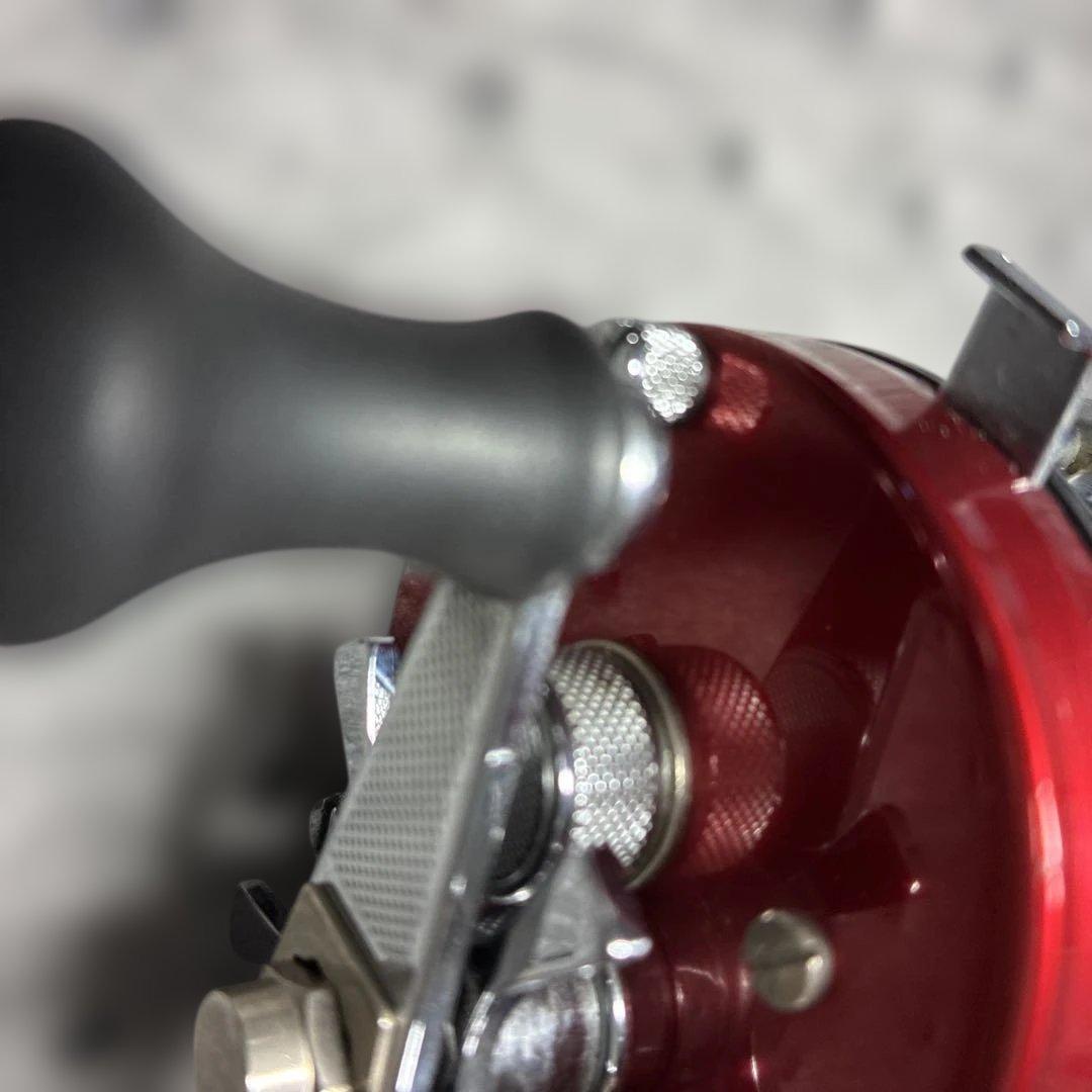 CUSTOM MADE4500CDーRED べイト リール