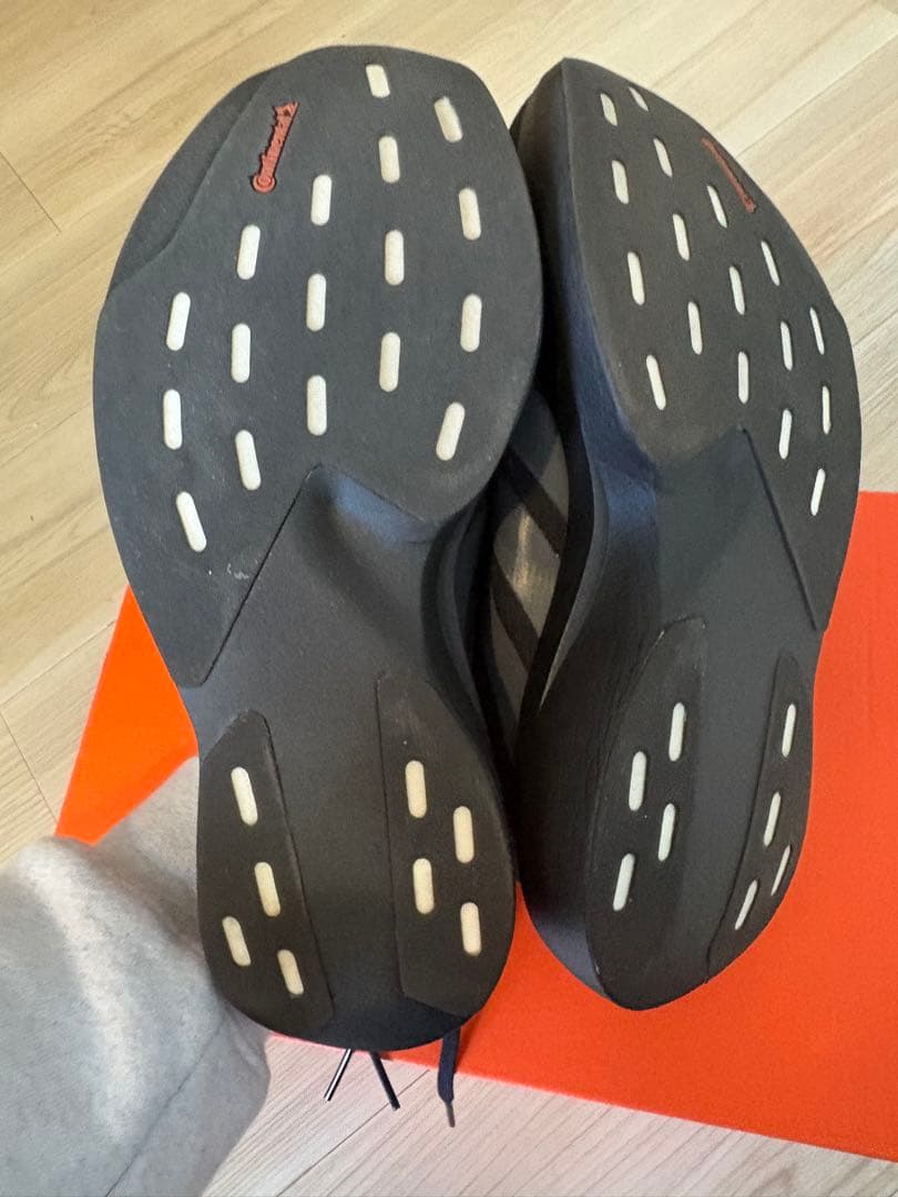 ADIZERO スパイクシューズ ブラック/グレー