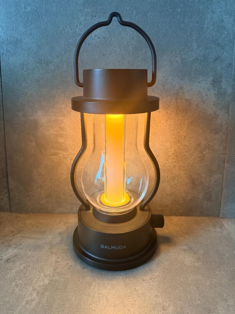 専用収納袋付き　BALMUDA バルミューダ LED ランタン L02A-BK