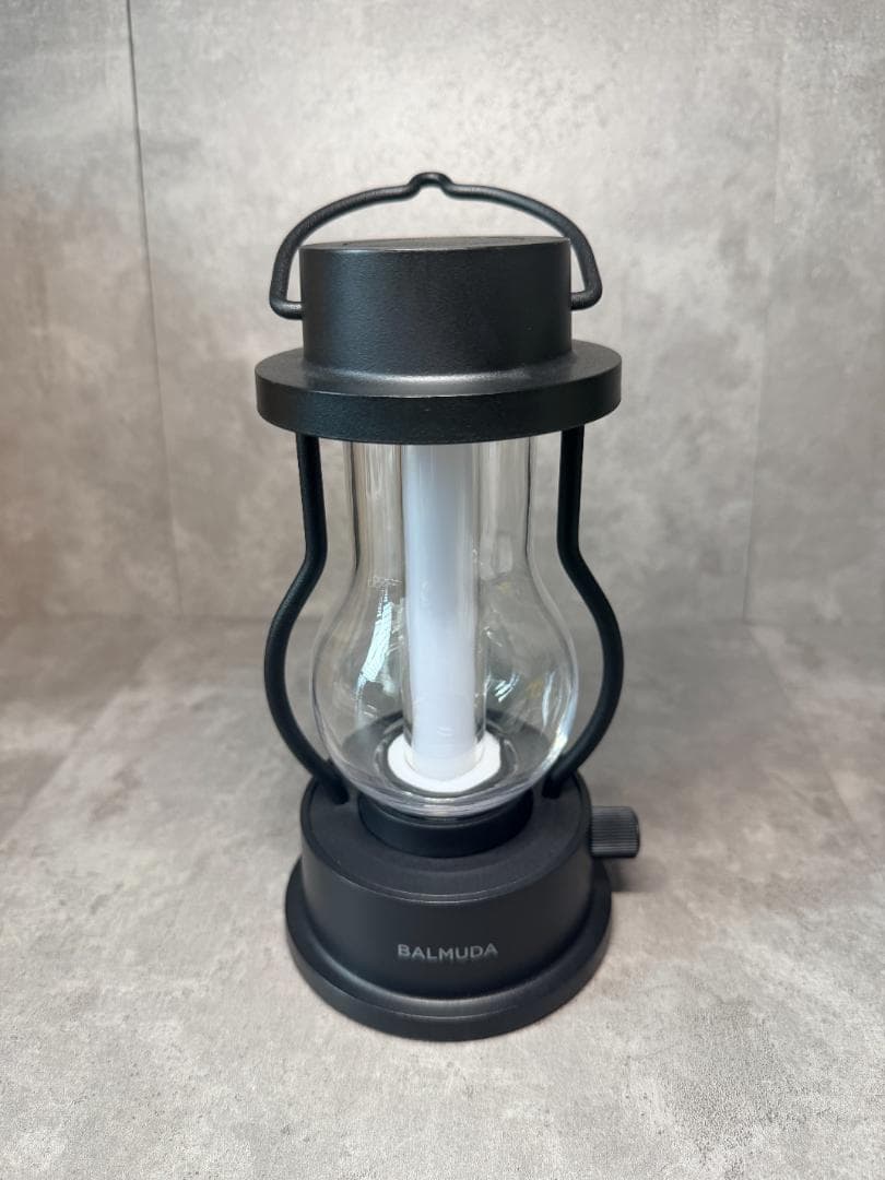 専用収納袋付き　BALMUDA バルミューダ LED ランタン L02A-BK