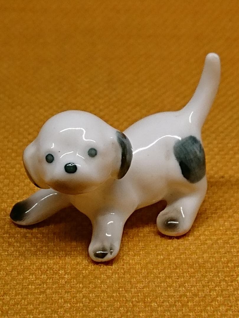 いぬ　犬　陶器　ミニチュア　置物　インテリア　工芸品　美術品　A3126
