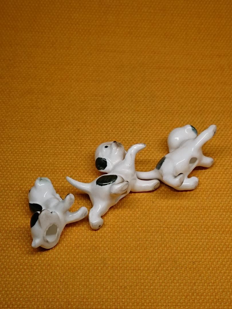 いぬ　犬　陶器　ミニチュア　置物　インテリア　工芸品　美術品　A3126