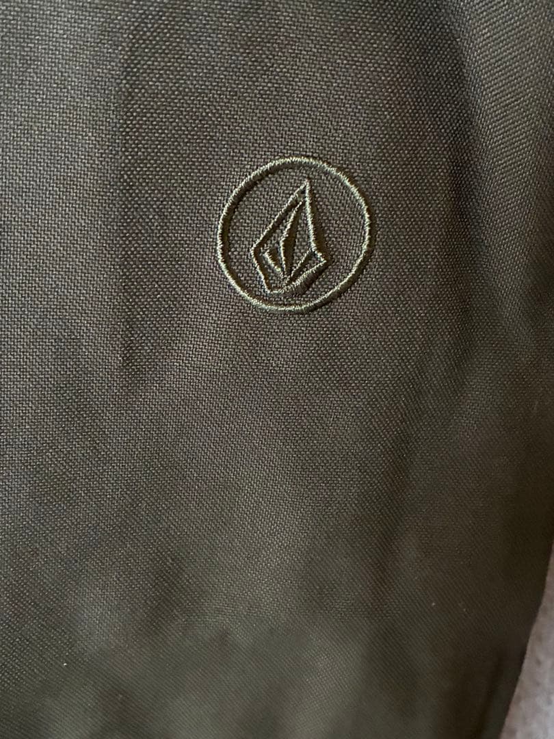 Volcom オリーブ色 スノーウェア S/Pビブパンツ