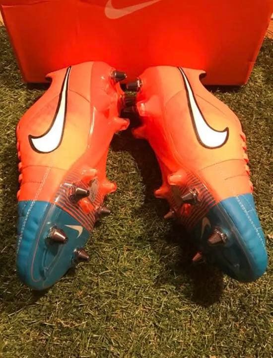 サッカースパイク イタリア製！ ティエンポレジェンド5 SG