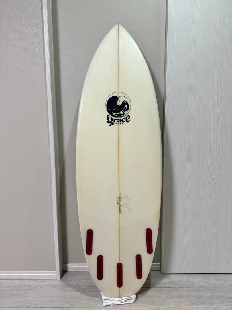 Grace ショートボード 5'5\" x 50\" x 6.1\"