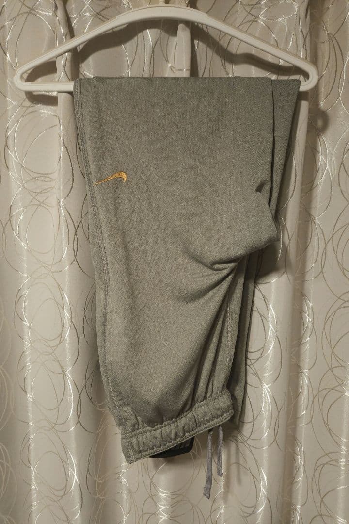 NIKE　ナイキDRI-FIT 上下セットアップ　金ロゴ/グレーSサイズ