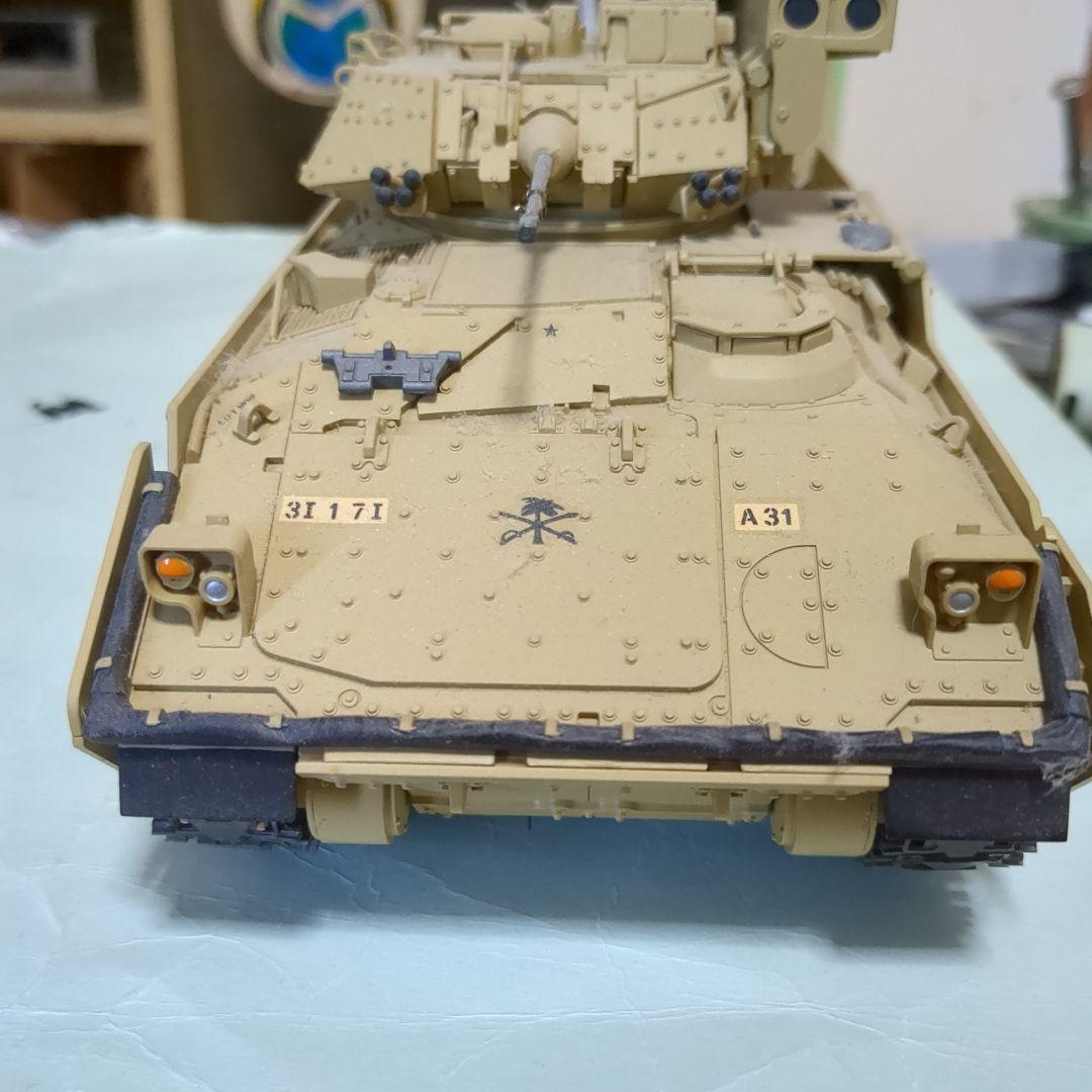 タミヤ1/35スケール アメリカM2A20DSデザートブラッドレー完成品