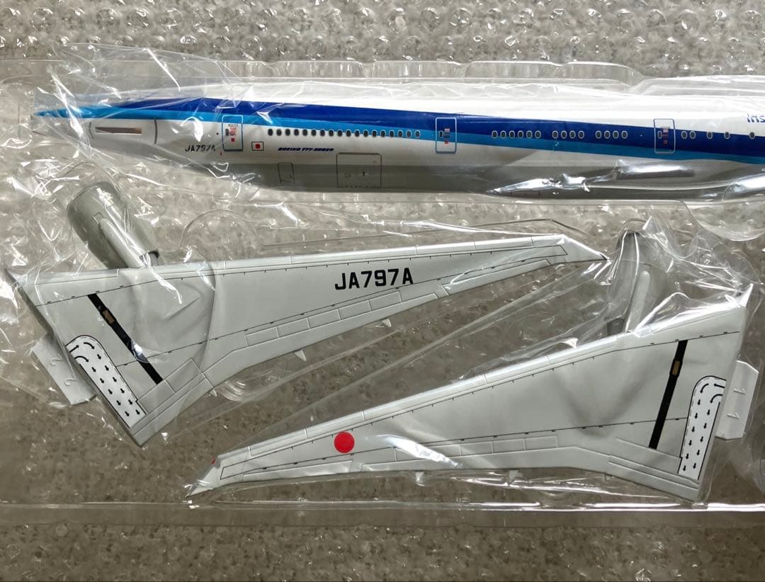 【NEW】ANA 777-300ER スナップフィット 1/200 【匿名新品】