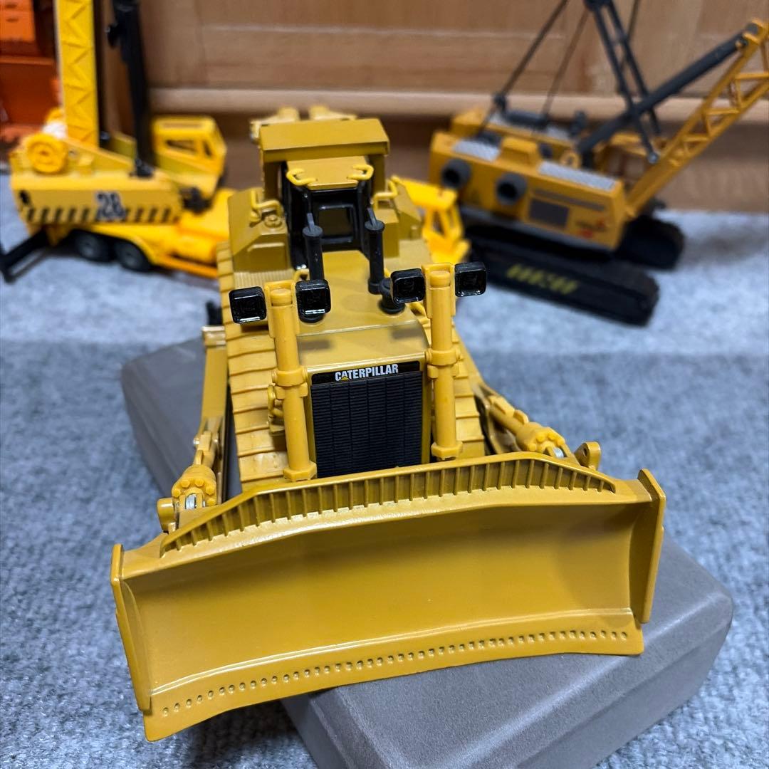CATERPILLAR D11R 1/50 ミニカー