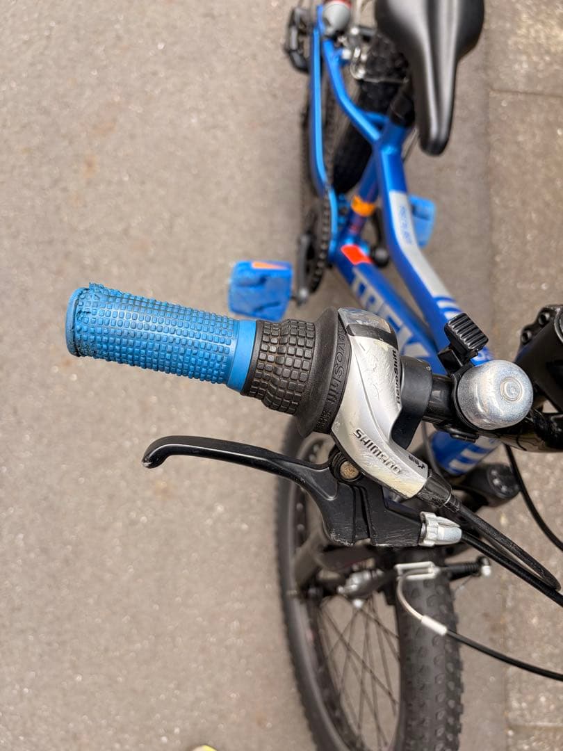 【直接引取り限定】　トレック　Trek Precaliber 20　ブルー