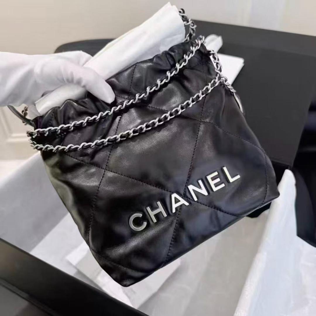 ミニ ショルダーバッグ黒 シルバー金具