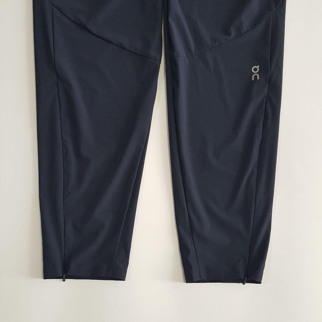 新品 On レディース ランニング ライトウェイトパンツ 速乾 ネイビー M