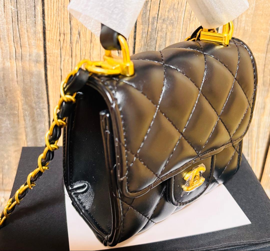 CHANELブラックキルティングショルダーバッグ ノベルティ