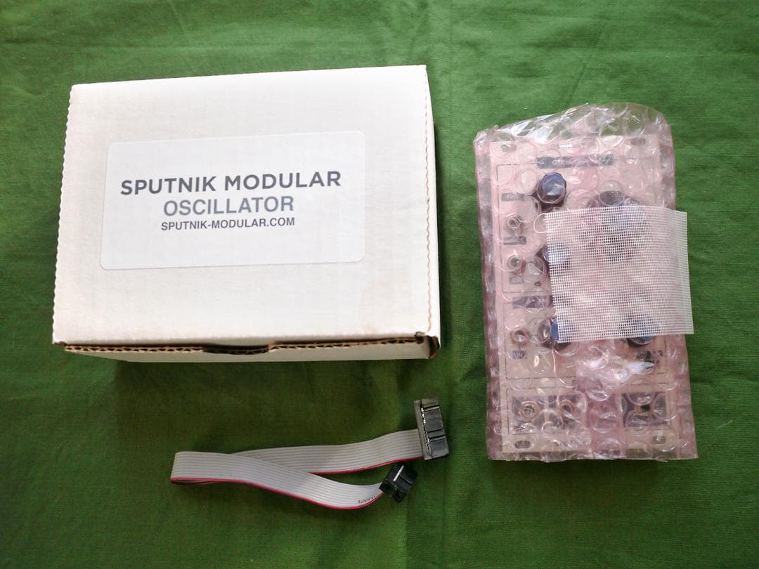 鍵盤楽器 Sputnik modular oscillator