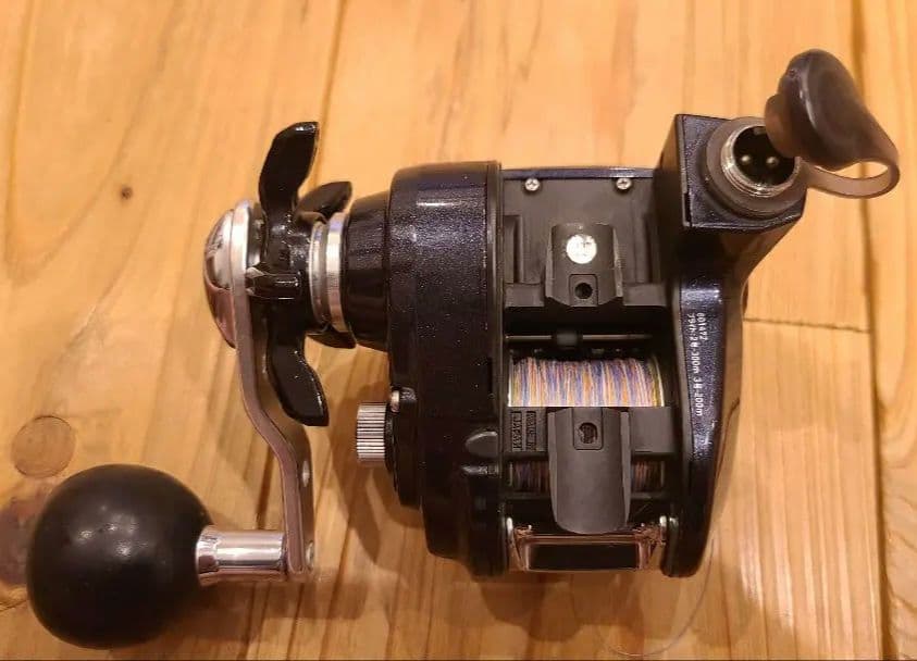 Daiwa LEOBRITZ 200J 電動リール