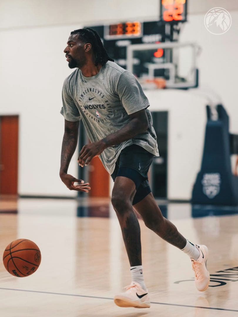 ウルブズ NBA 25シーズン選手支給品プラクティスTシャツMサイズ灰色