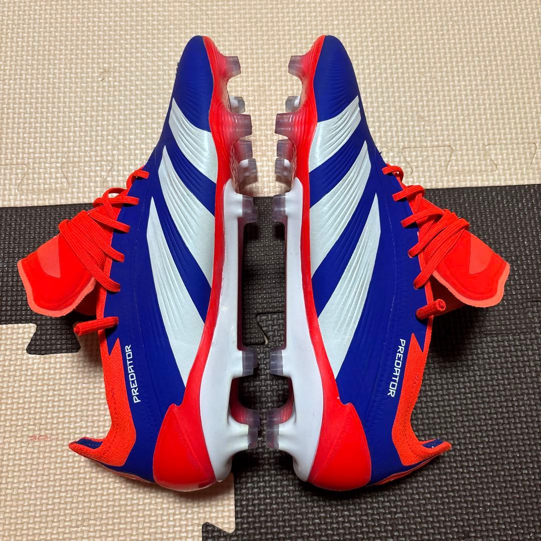 アディダスサッカースパイク　プレデター